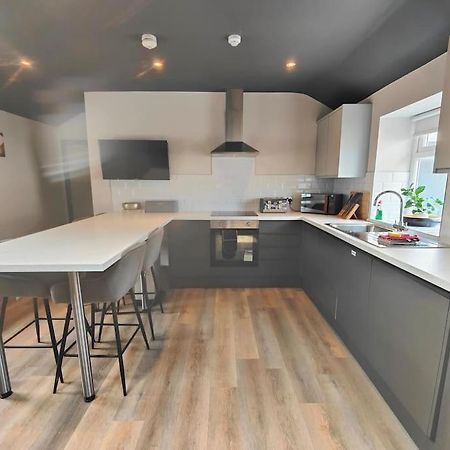 Sloane Modern 2 Bedroom Seafront Apartment 블랙풀 외부 사진