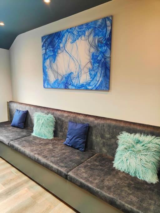 Sloane Modern 2 Bedroom Seafront Apartment 블랙풀 외부 사진