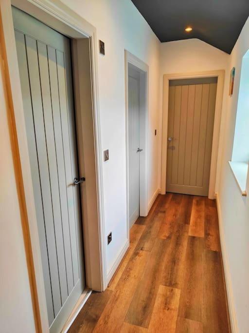 Sloane Modern 2 Bedroom Seafront Apartment 블랙풀 외부 사진