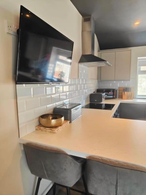 Sloane Modern 2 Bedroom Seafront Apartment 블랙풀 외부 사진