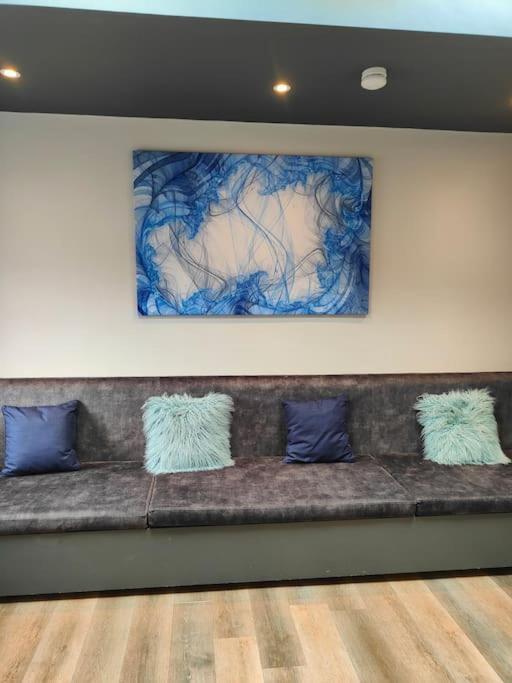 Sloane Modern 2 Bedroom Seafront Apartment 블랙풀 외부 사진
